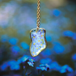 Nieregularny Naszyjnik z Niezapominajkami