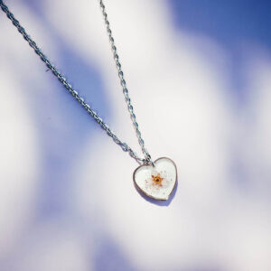 Delikatny Naszyjnik z Serduszkiem i Tawułą Japońską